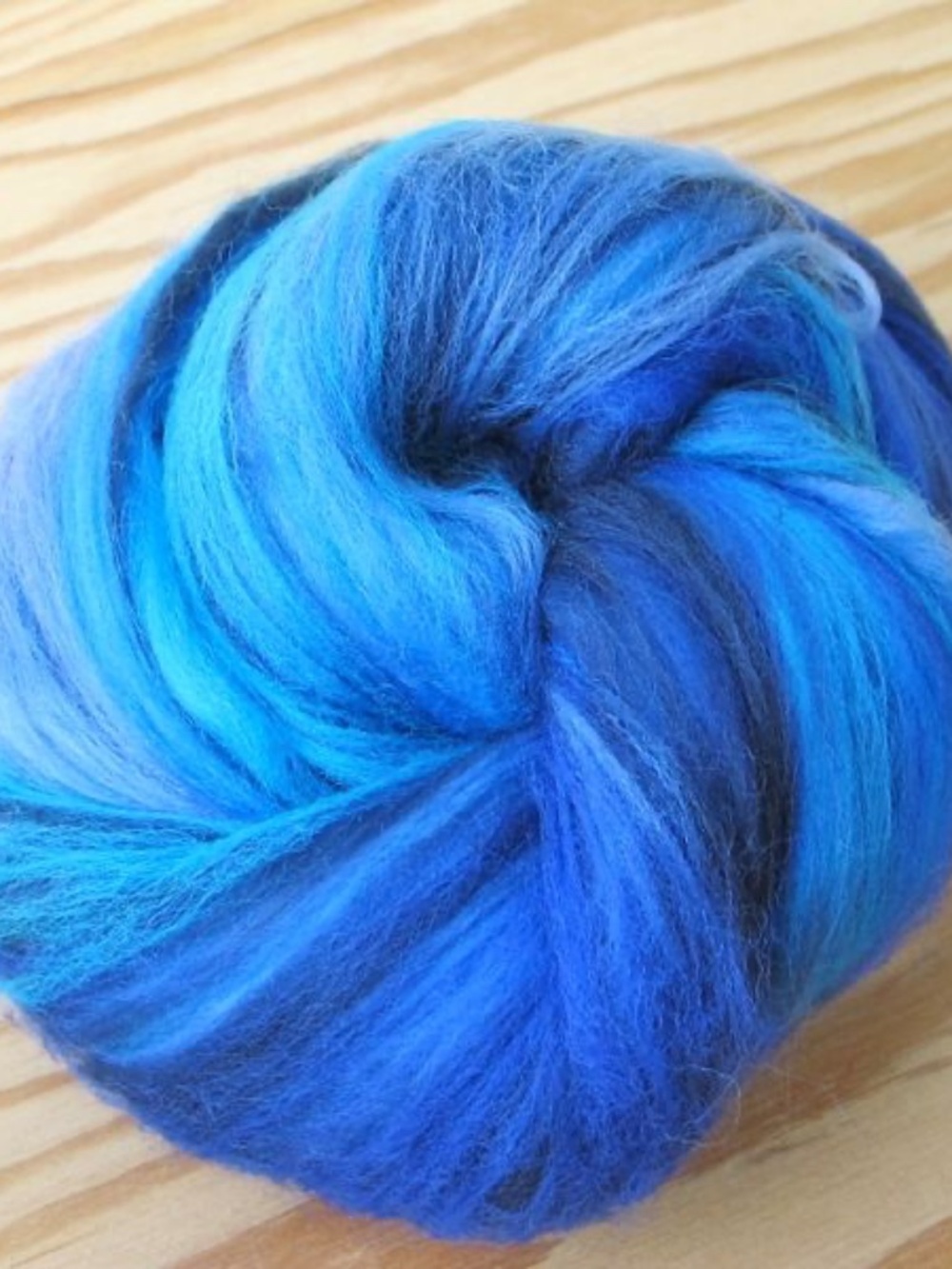 Maldives Merino Wool Batt for Spinning Weaving Felting Nuno Felting Art Batts